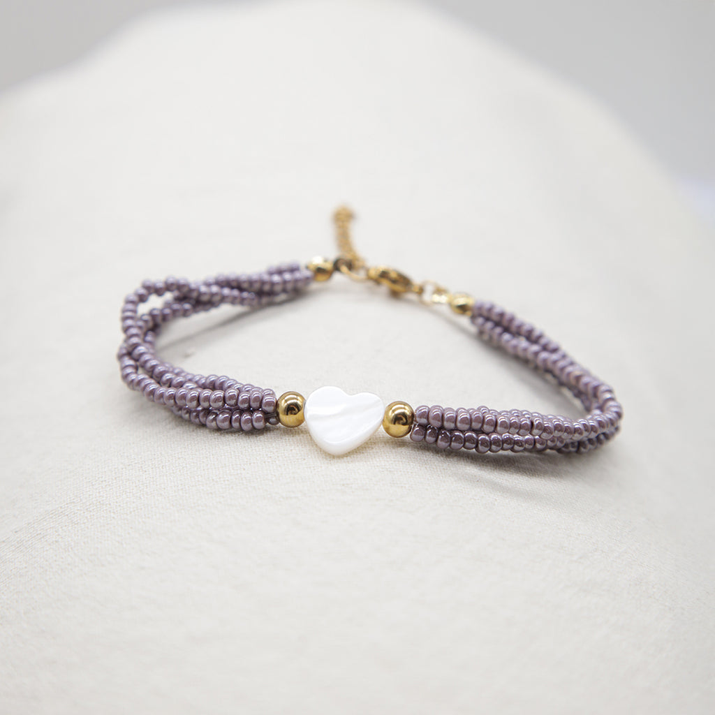 Armband Romina – Edelstahlperlen mit Perlmutt-Herzanhänger