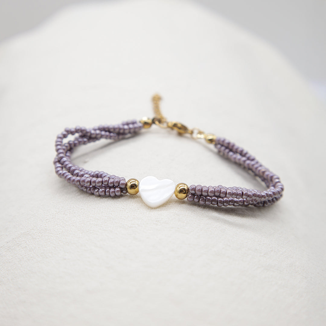 Armband Romina – Edelstahlperlen mit Perlmutt-Herzanhänger