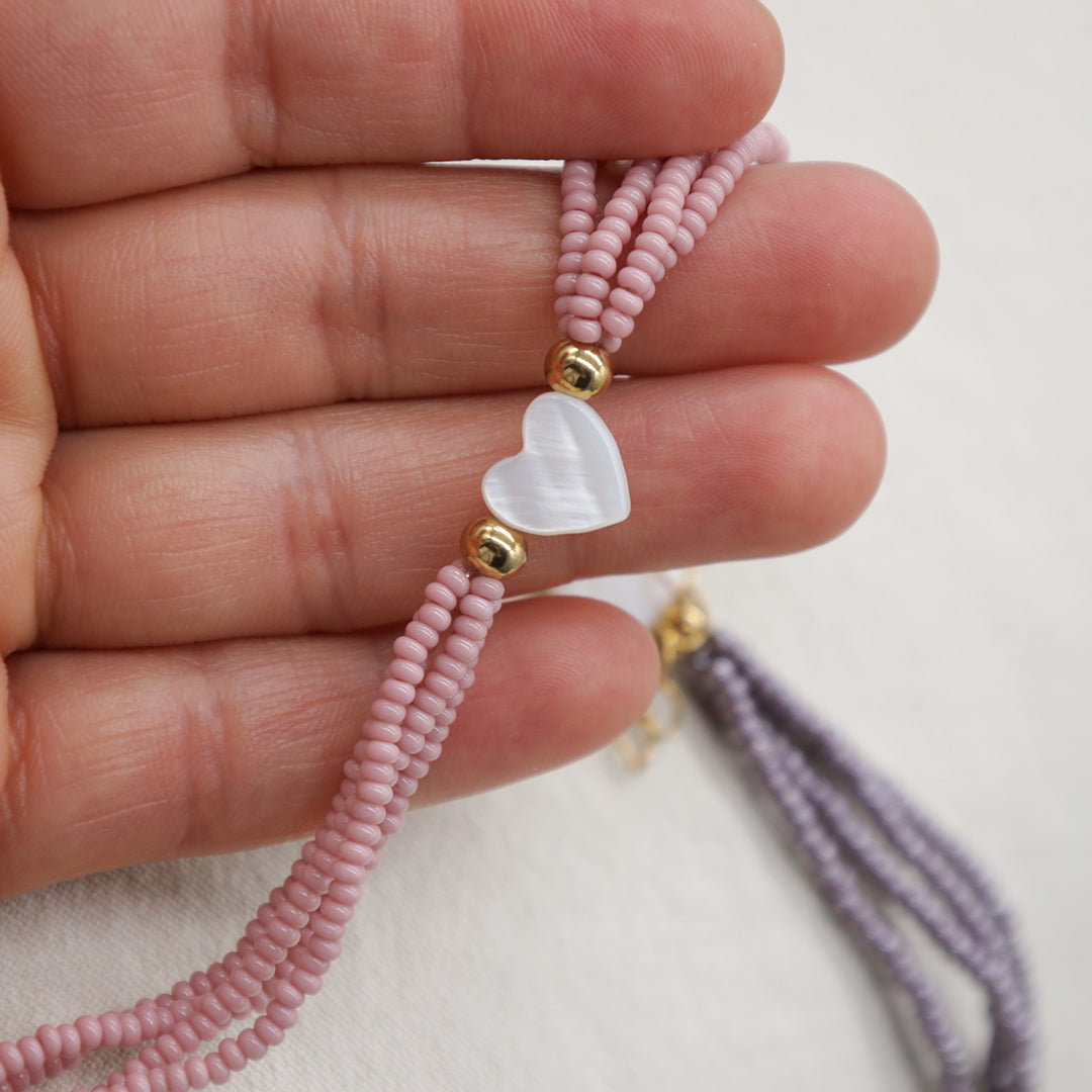 Armband Romina – Edelstahlperlen mit Perlmutt-Herzanhänger