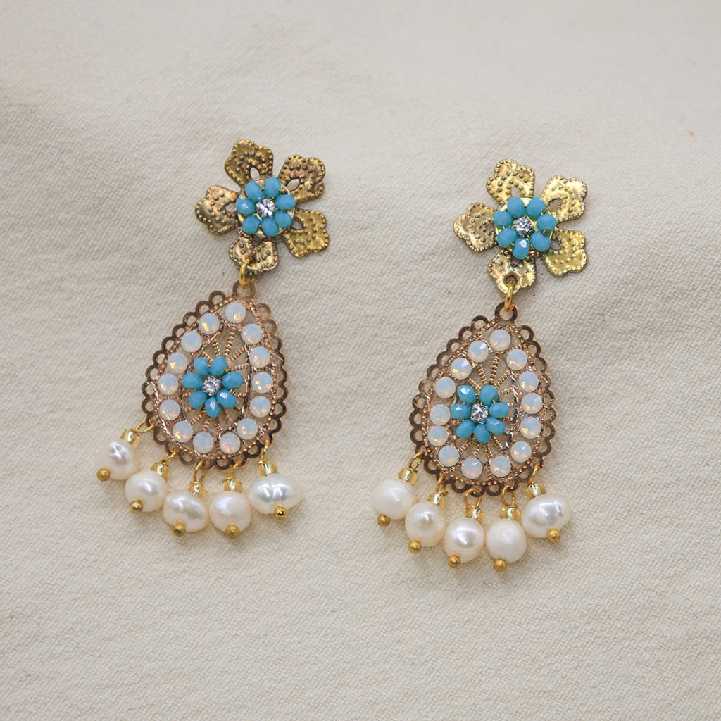 Ohrringe Gota Florita – Tropfendesign mit echten Perlenanhängern