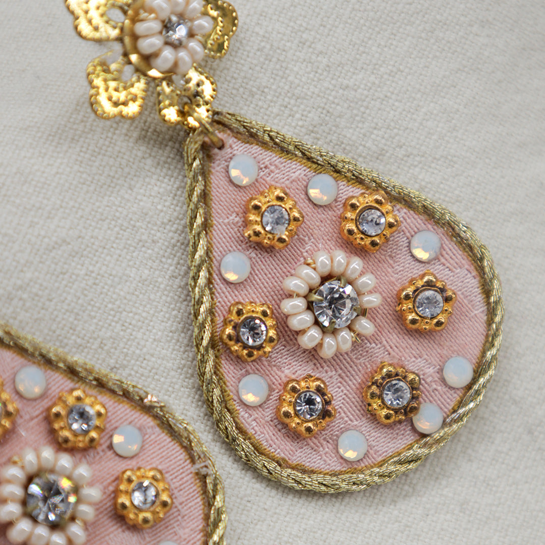 Jardín Floral – Satin-Ohrringe mit böhmischen Kristallen