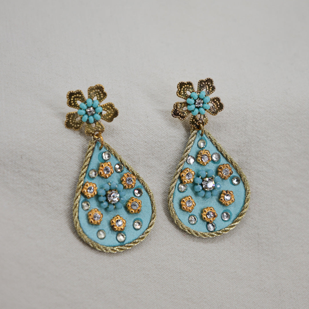 Jardín Floral – Satin-Ohrringe mit böhmischen Kristallen